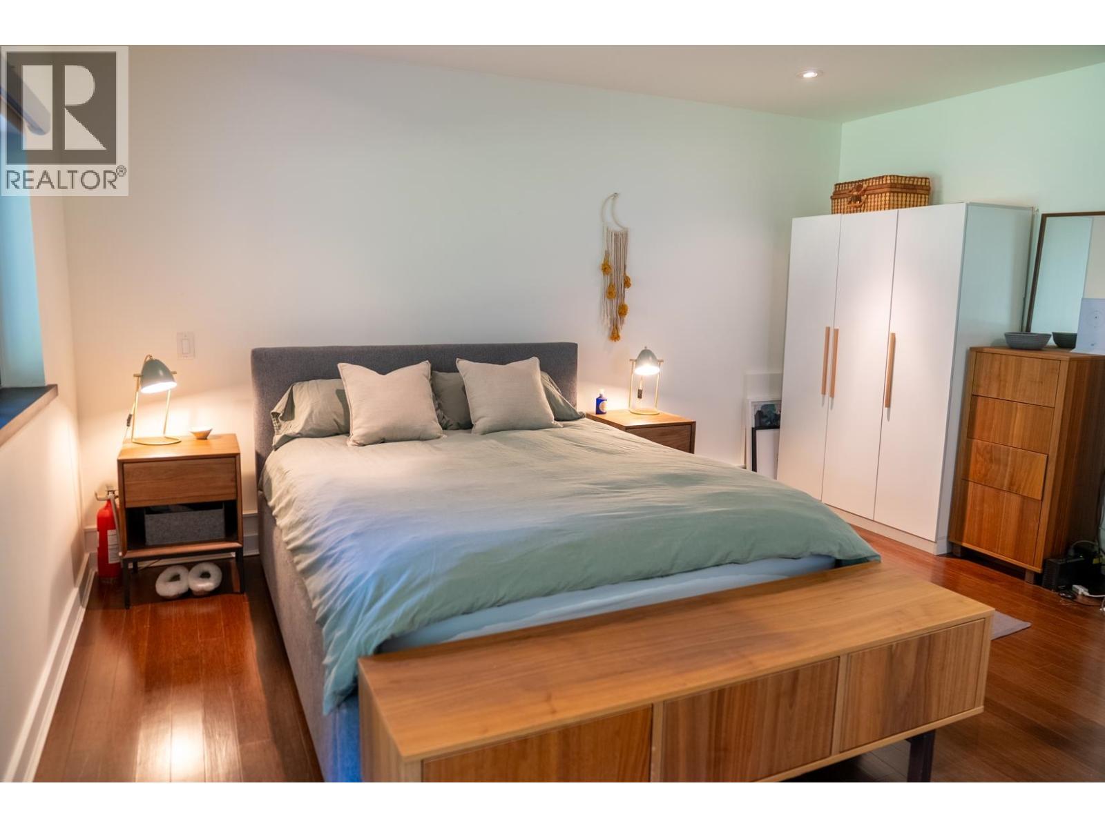 5582 HOOSON ROAD, Pender Island