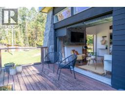 5582 Hooson Road, Pender Island, BC V0N2M1 Photo 24