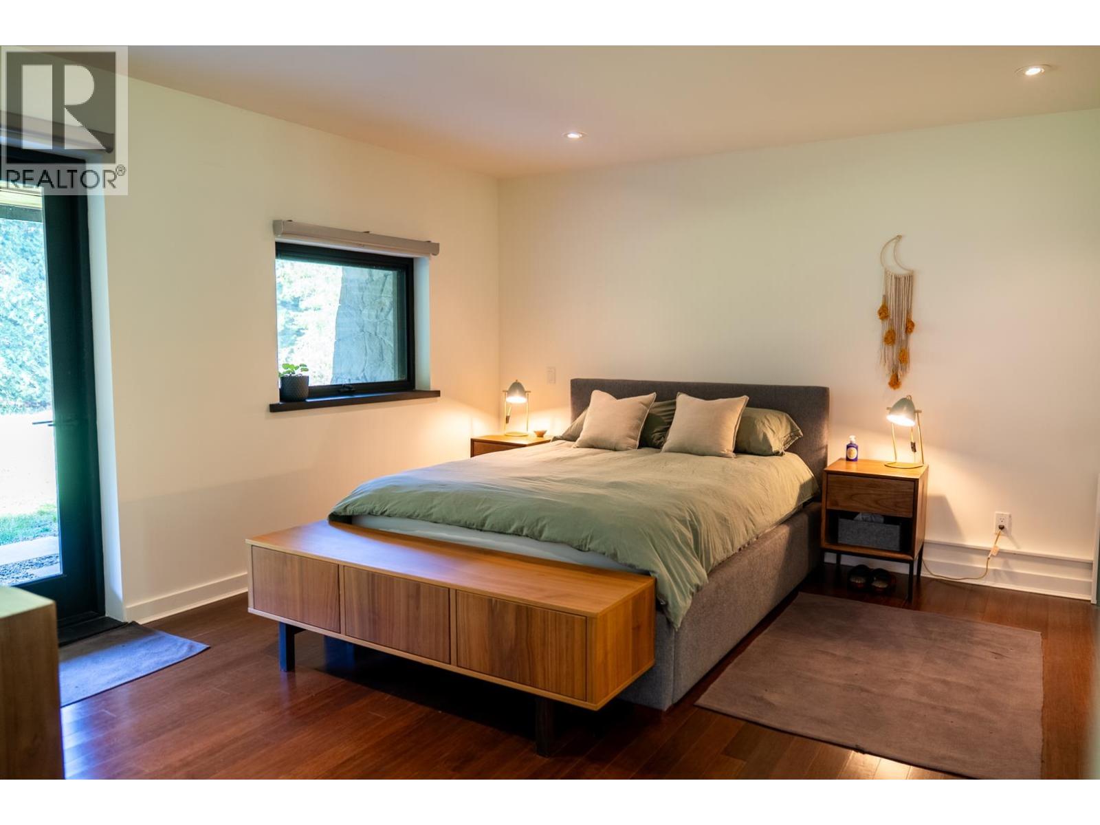 5582 HOOSON ROAD, Pender Island