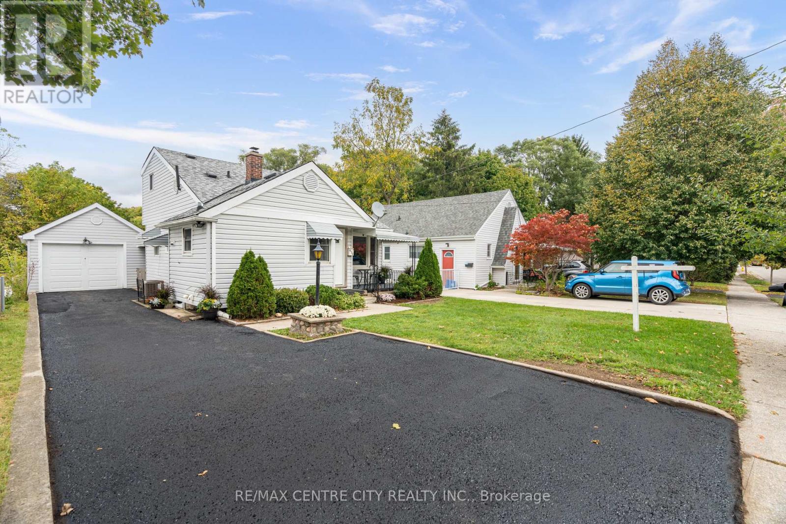 478 MOORE STREET Property Photo