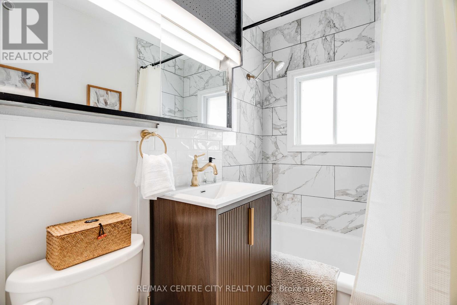 478 MOORE STREET Property Photo