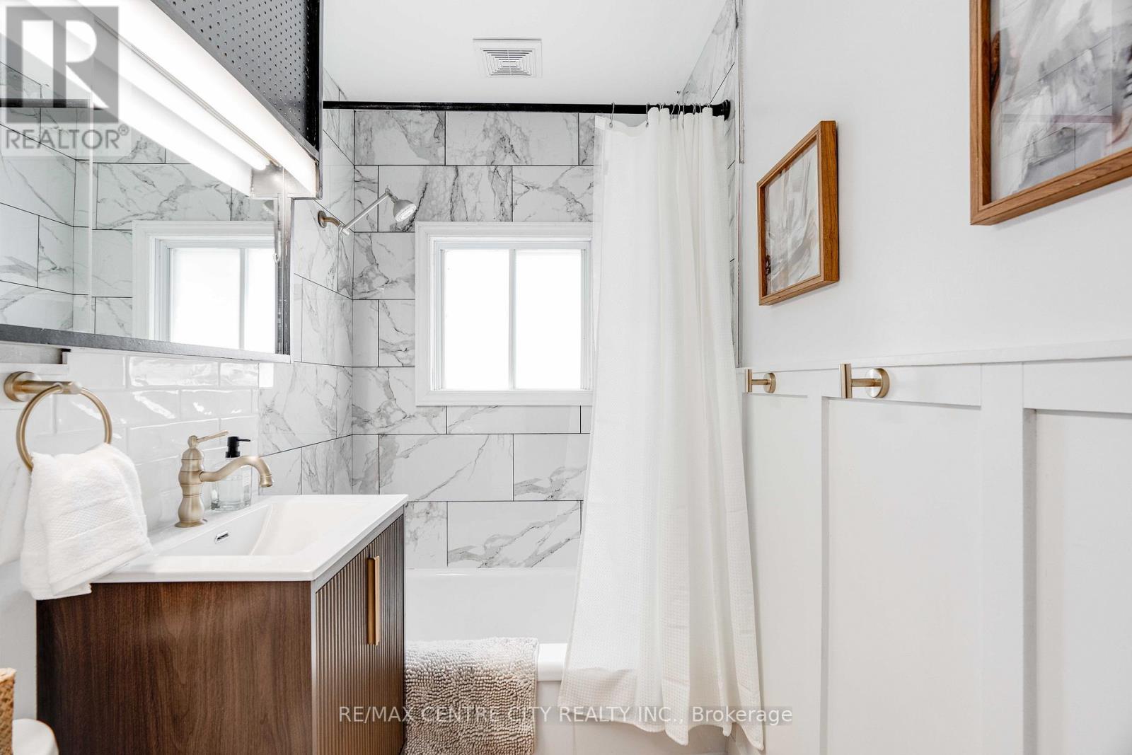 478 MOORE STREET Property Photo