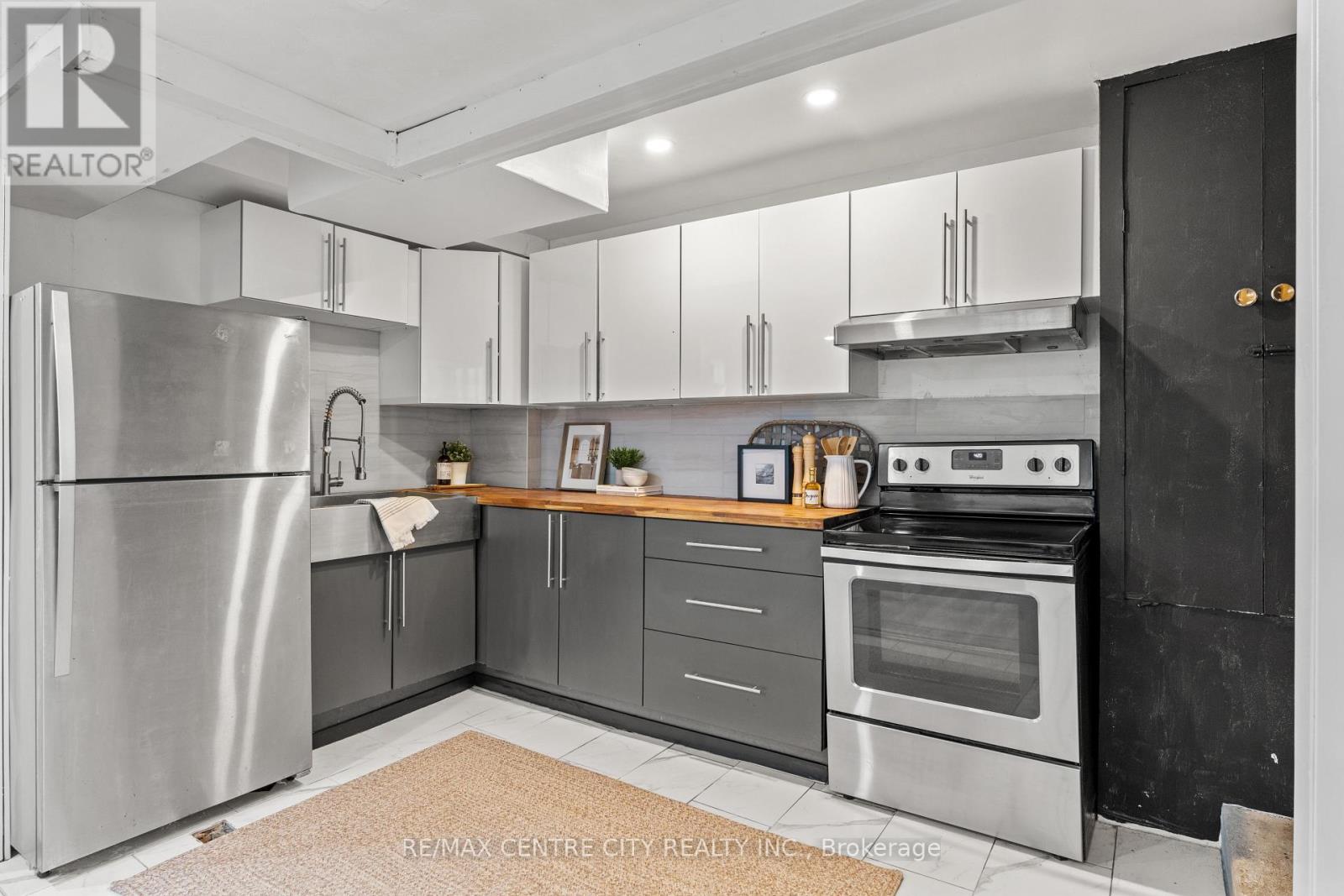 478 MOORE STREET Property Photo