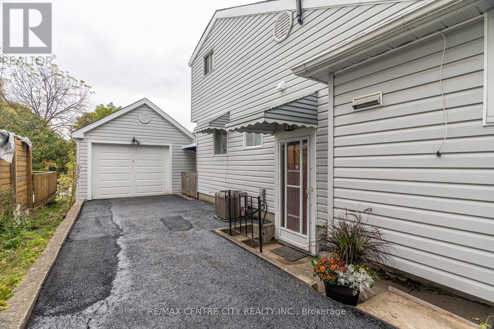 478 MOORE STREET Property Photo