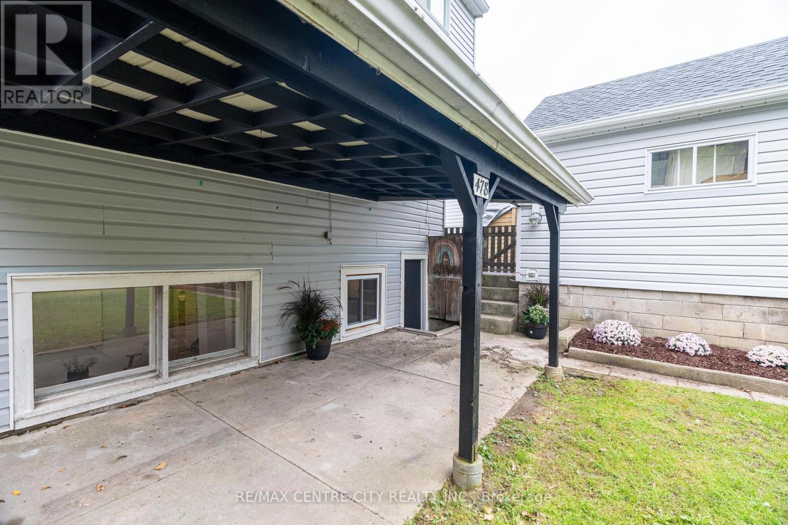 478 MOORE STREET Property Photo