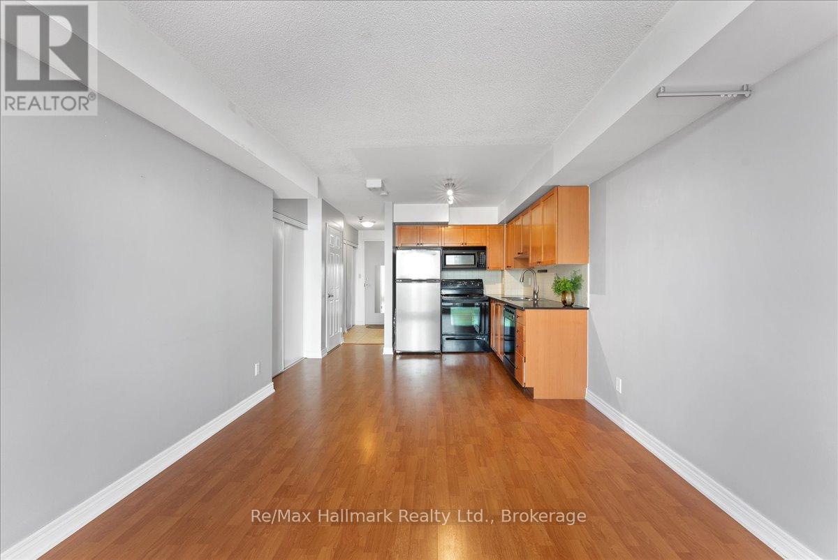 #910 1369 BLOOR STREET W - 15