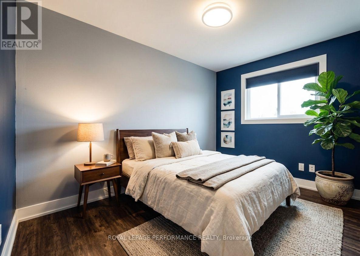 36 LARGO CRESCENT - 14