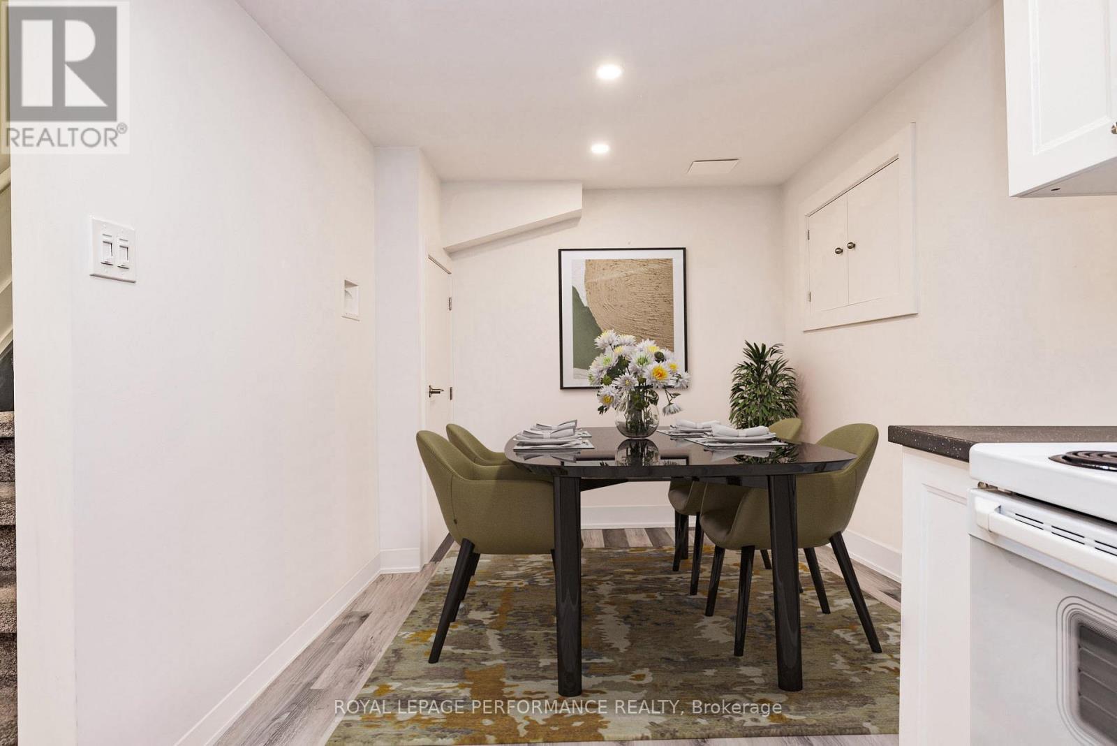 36 LARGO CRESCENT - 21
