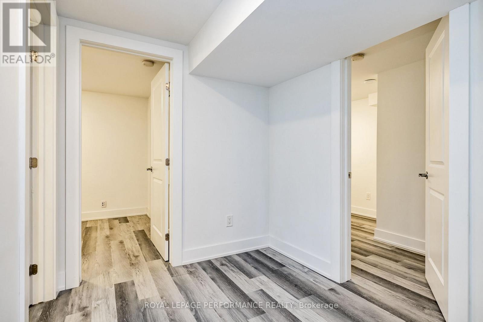 36 LARGO CRESCENT - 26