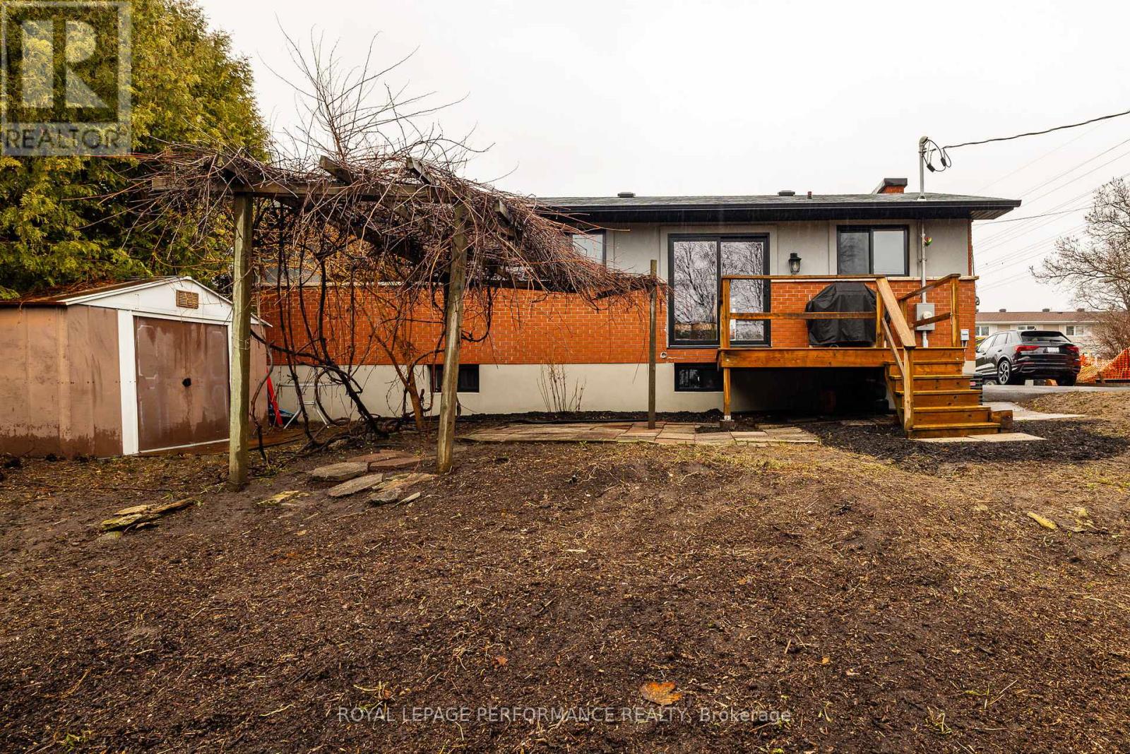36 LARGO CRESCENT - 36