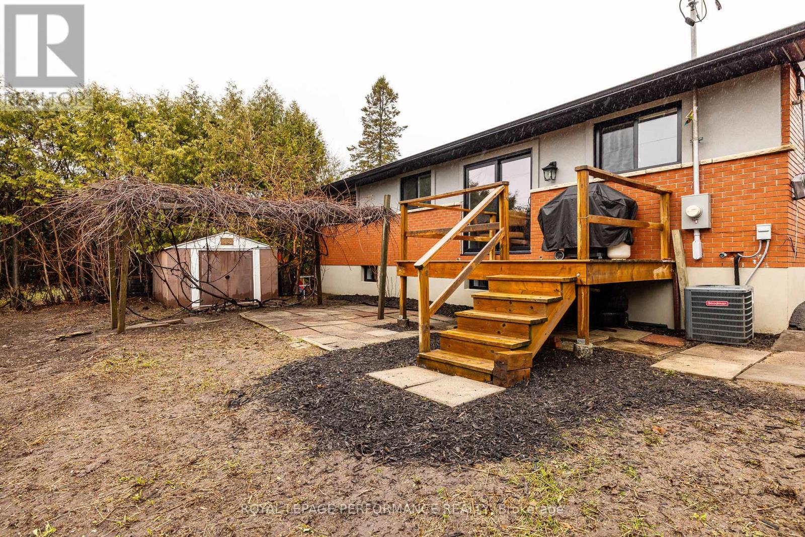 36 LARGO CRESCENT - 37