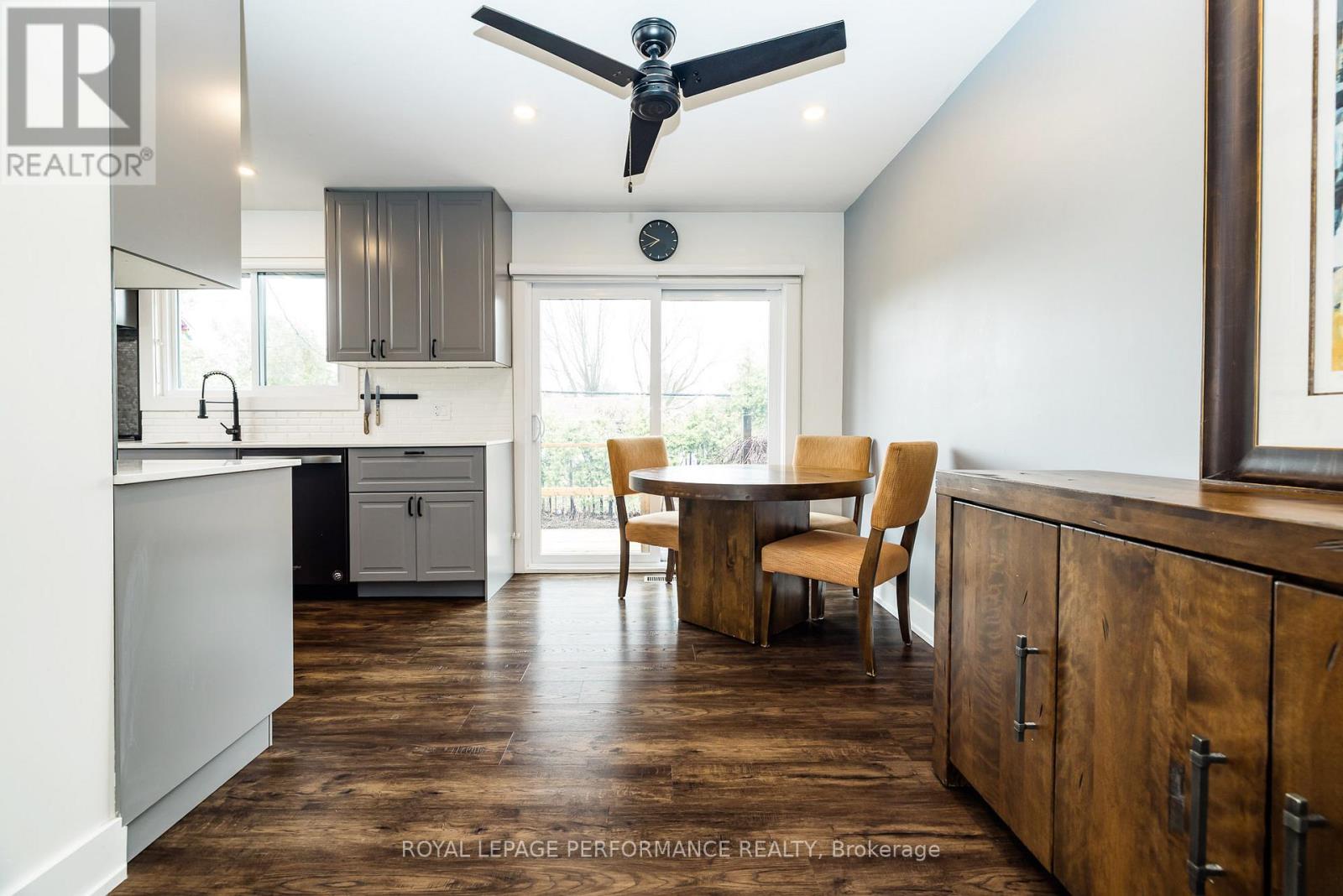 36 LARGO CRESCENT - 8