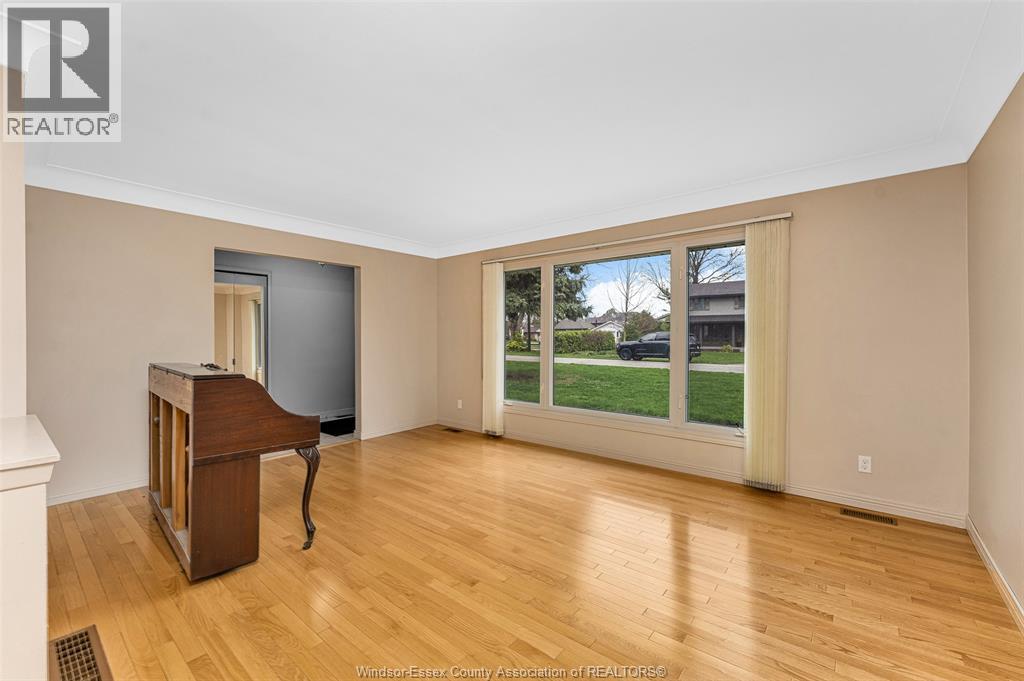 313 BARRY AVENUE - 12