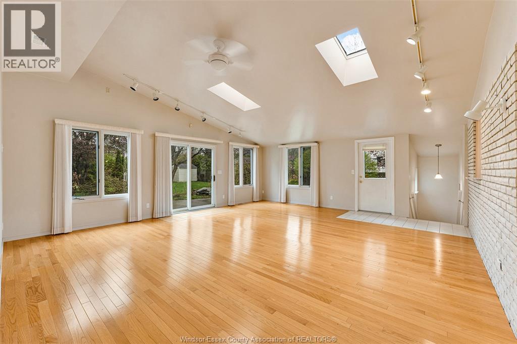 313 BARRY AVENUE - 19