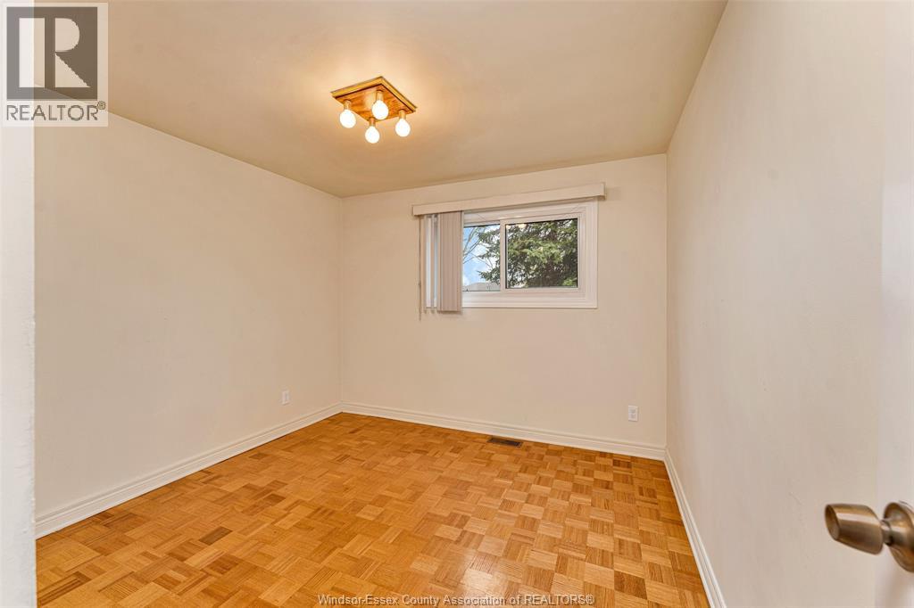 313 BARRY AVENUE - 27