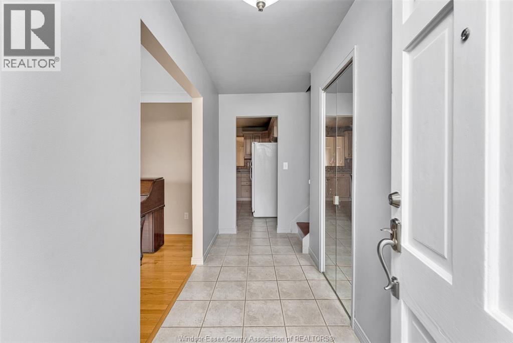 313 BARRY AVENUE - 8