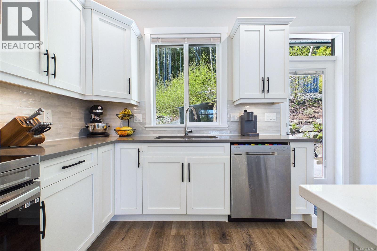 920 Craig Rd - 18