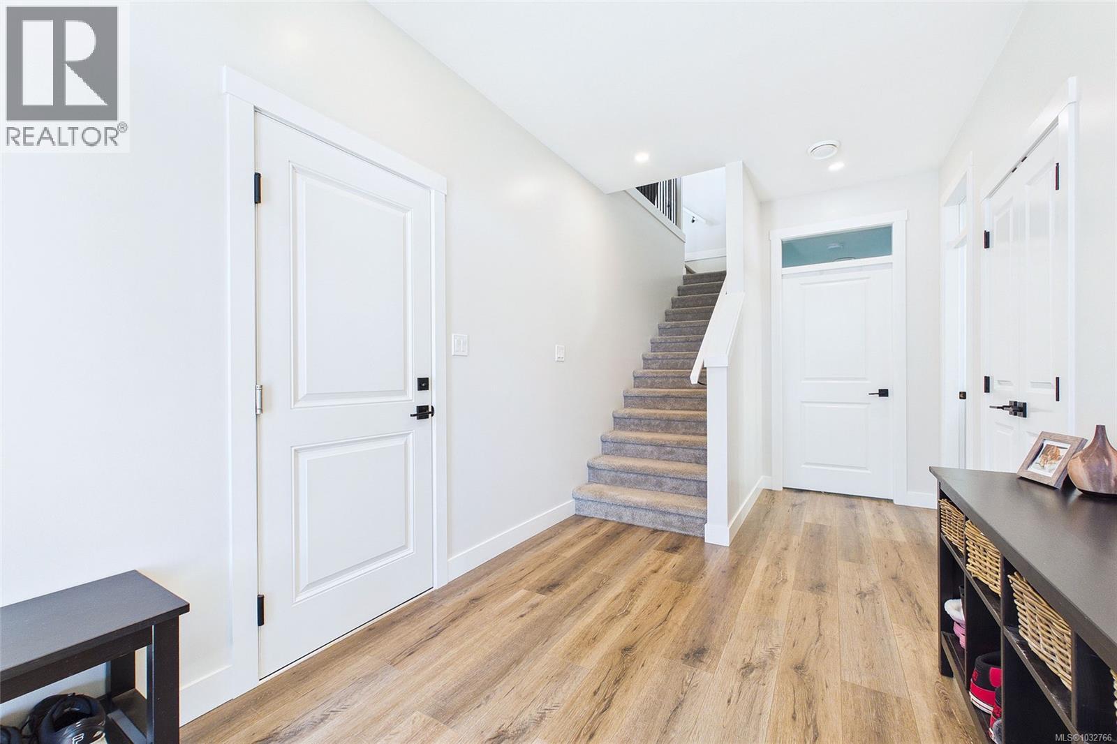 920 Craig Rd - 35