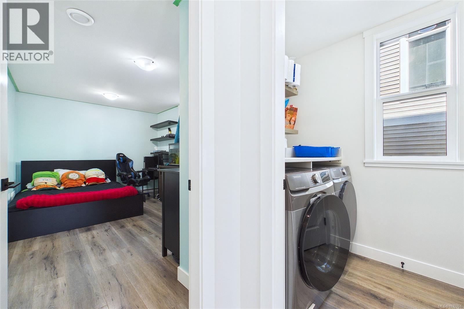 920 Craig Rd - 37