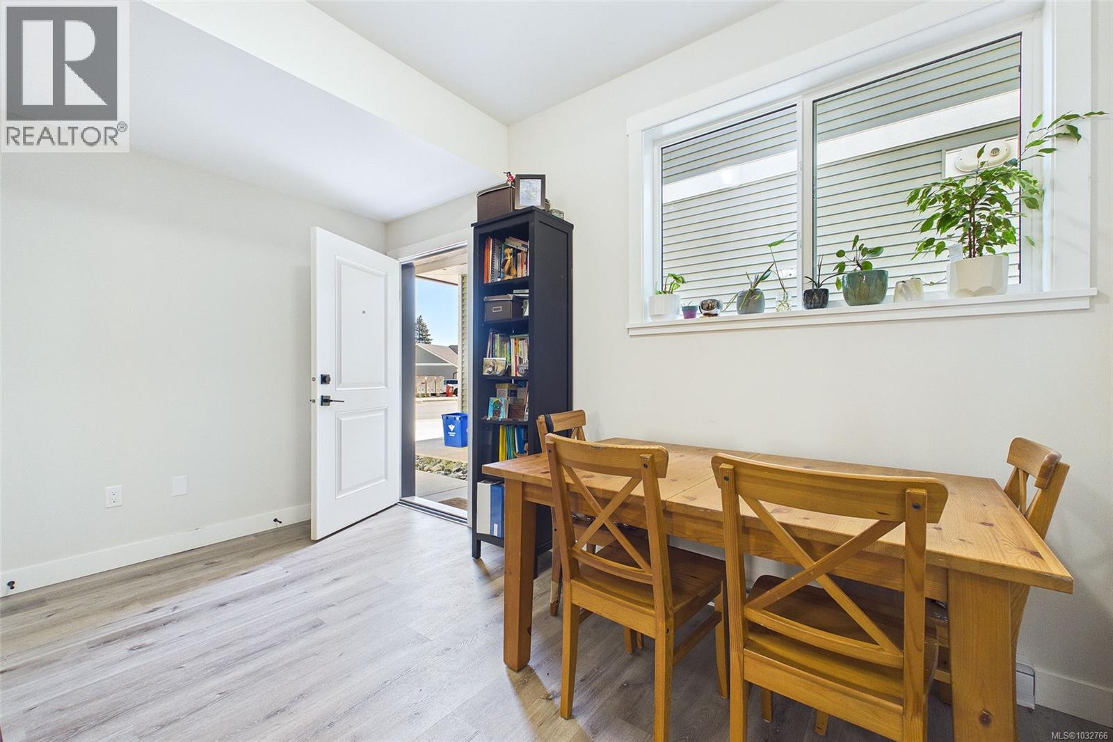 920 Craig Rd - 45