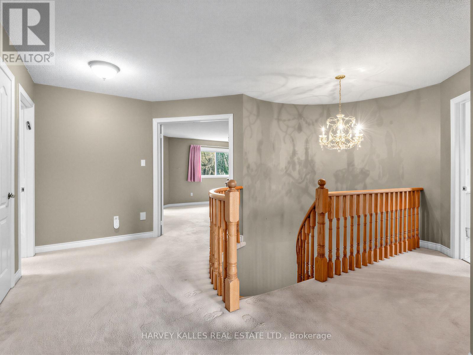 82 BOWRING WALK - 18
