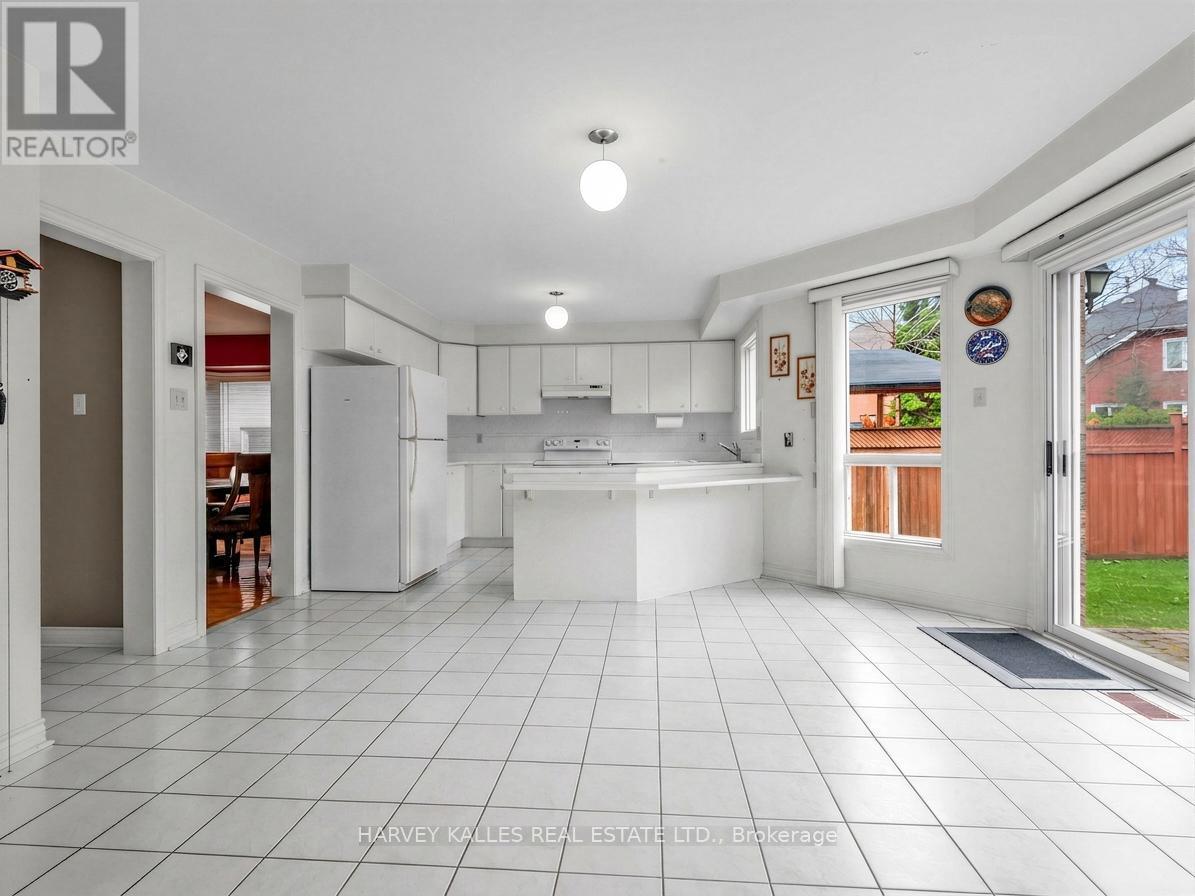 82 BOWRING WALK - 7