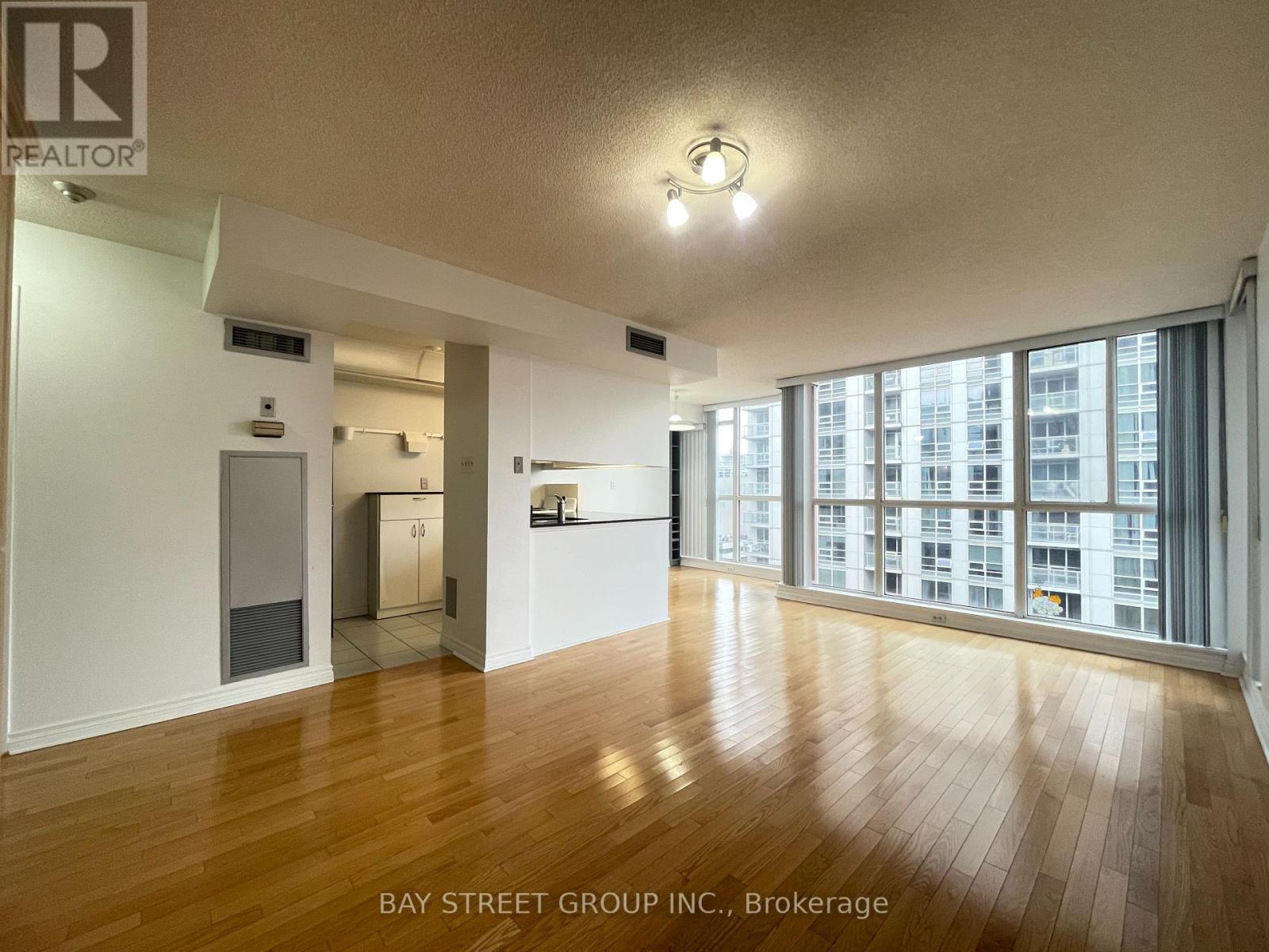 #1910 736 BAY STREET - 2