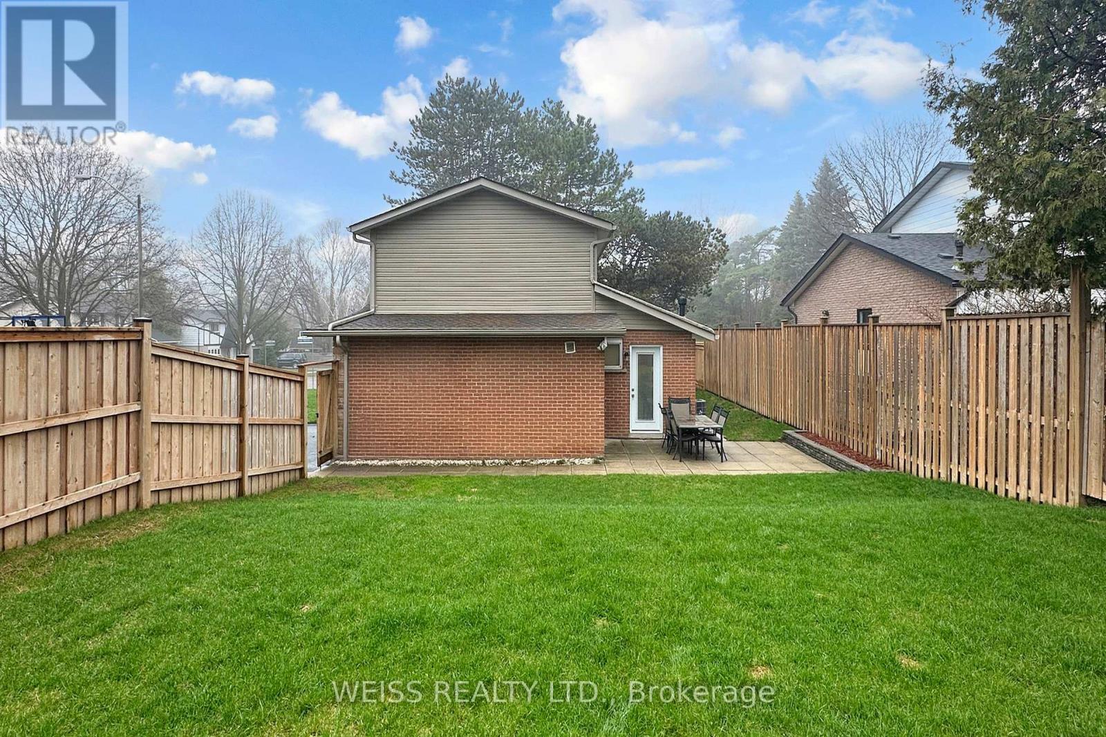 96 TUDOR GLEN CRESCENT - 28