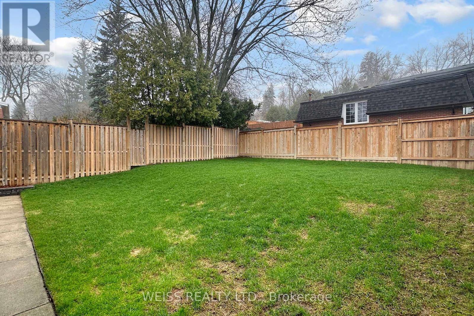 96 TUDOR GLEN CRESCENT - 32