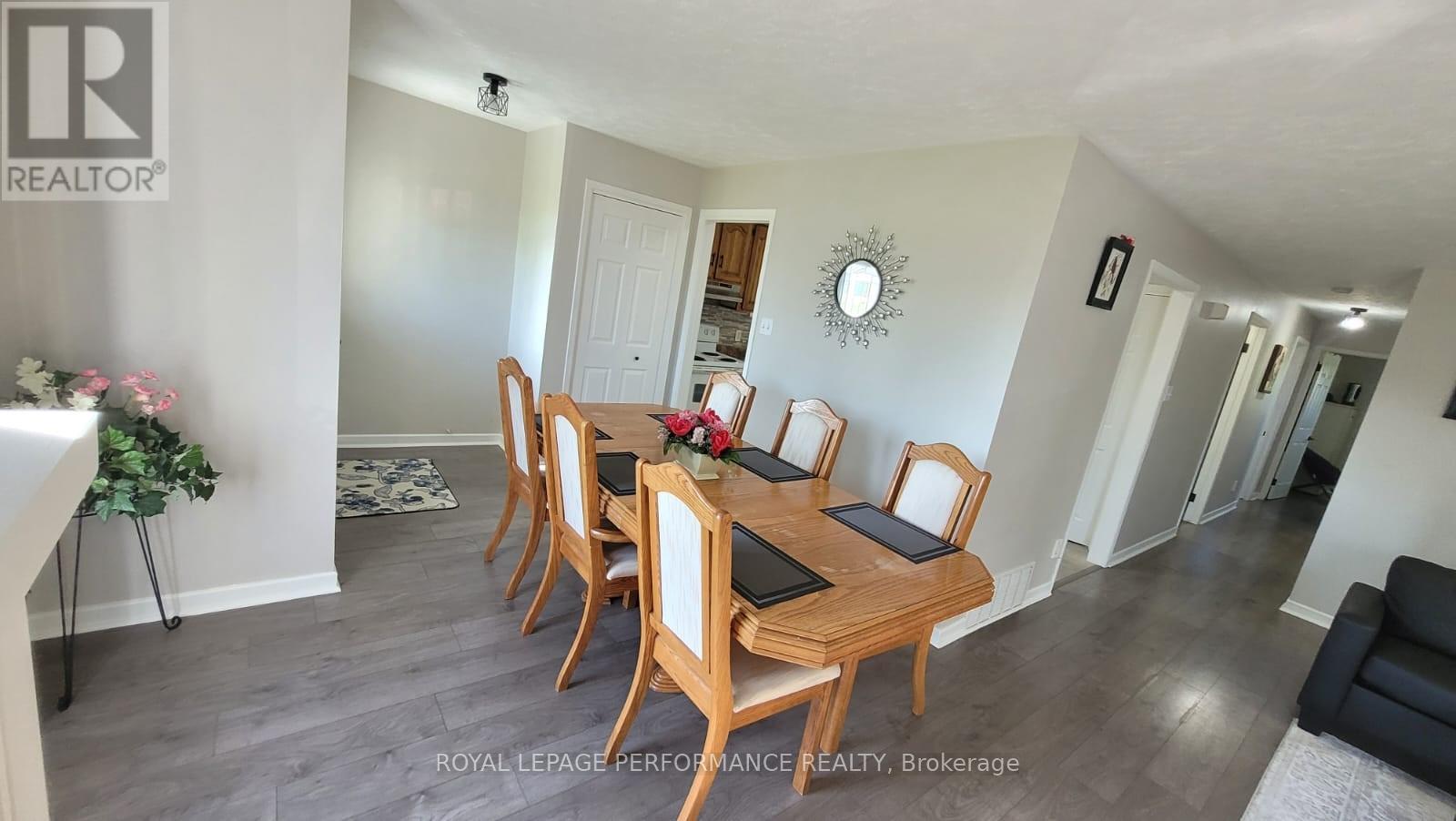 2261 PITT STREET N - photo 5