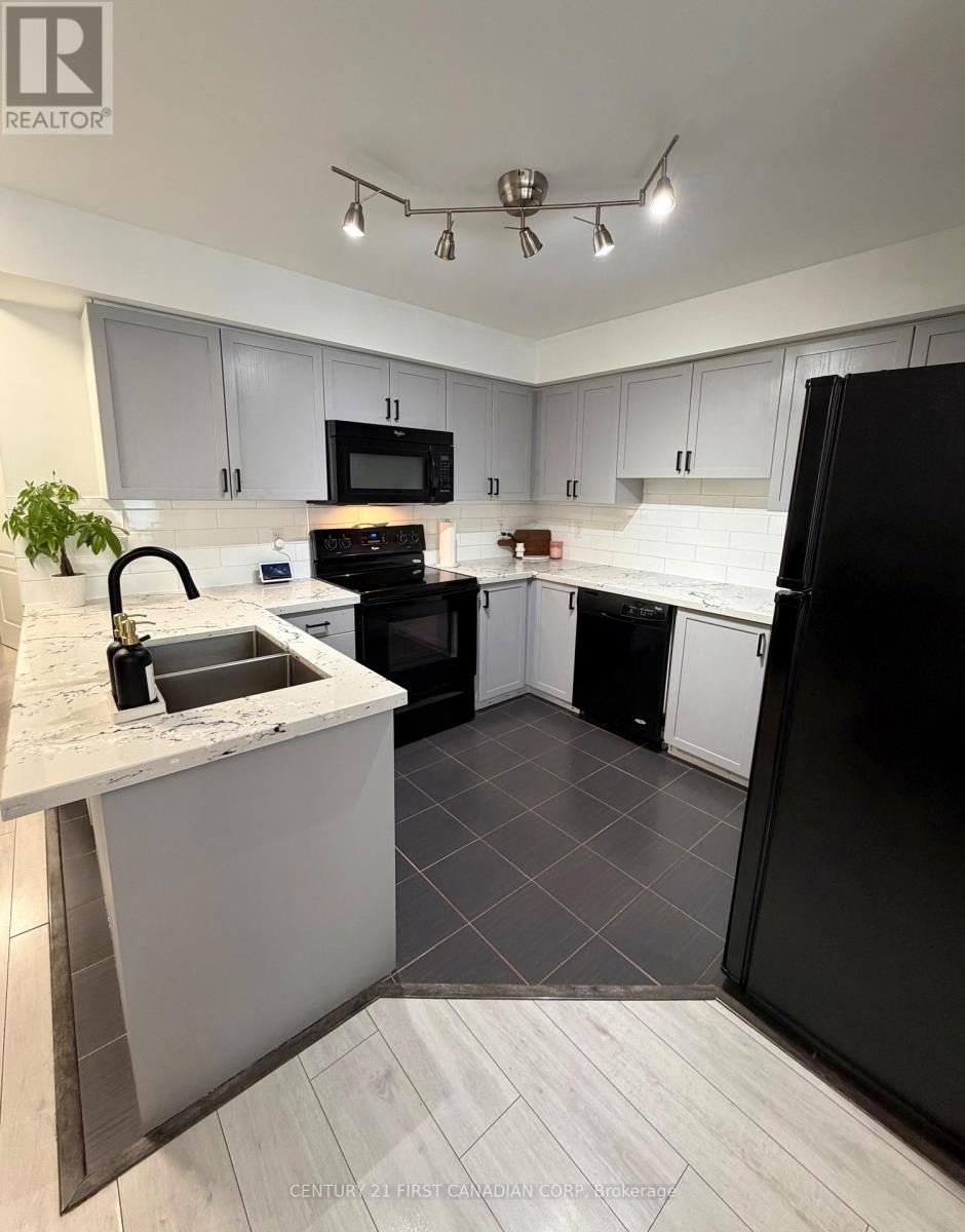 2 - 35 HAYS BOULEVARD Property Photo