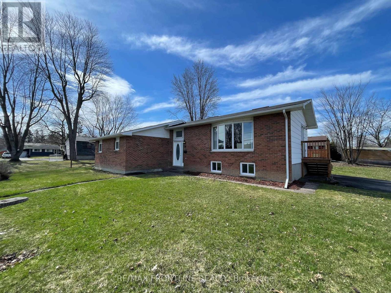 68 DRUMMOND STREET W - 1