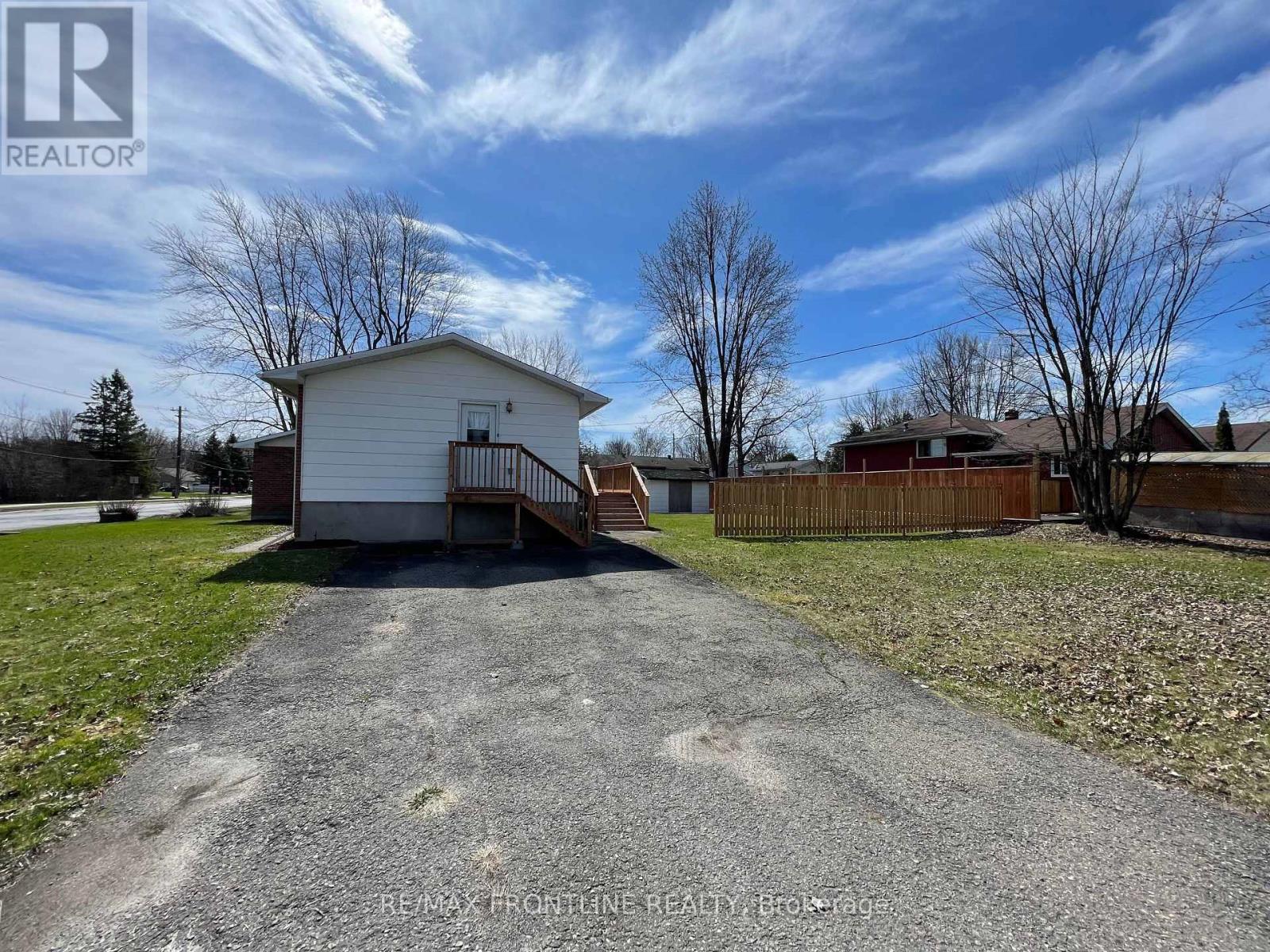 68 DRUMMOND STREET W - 28