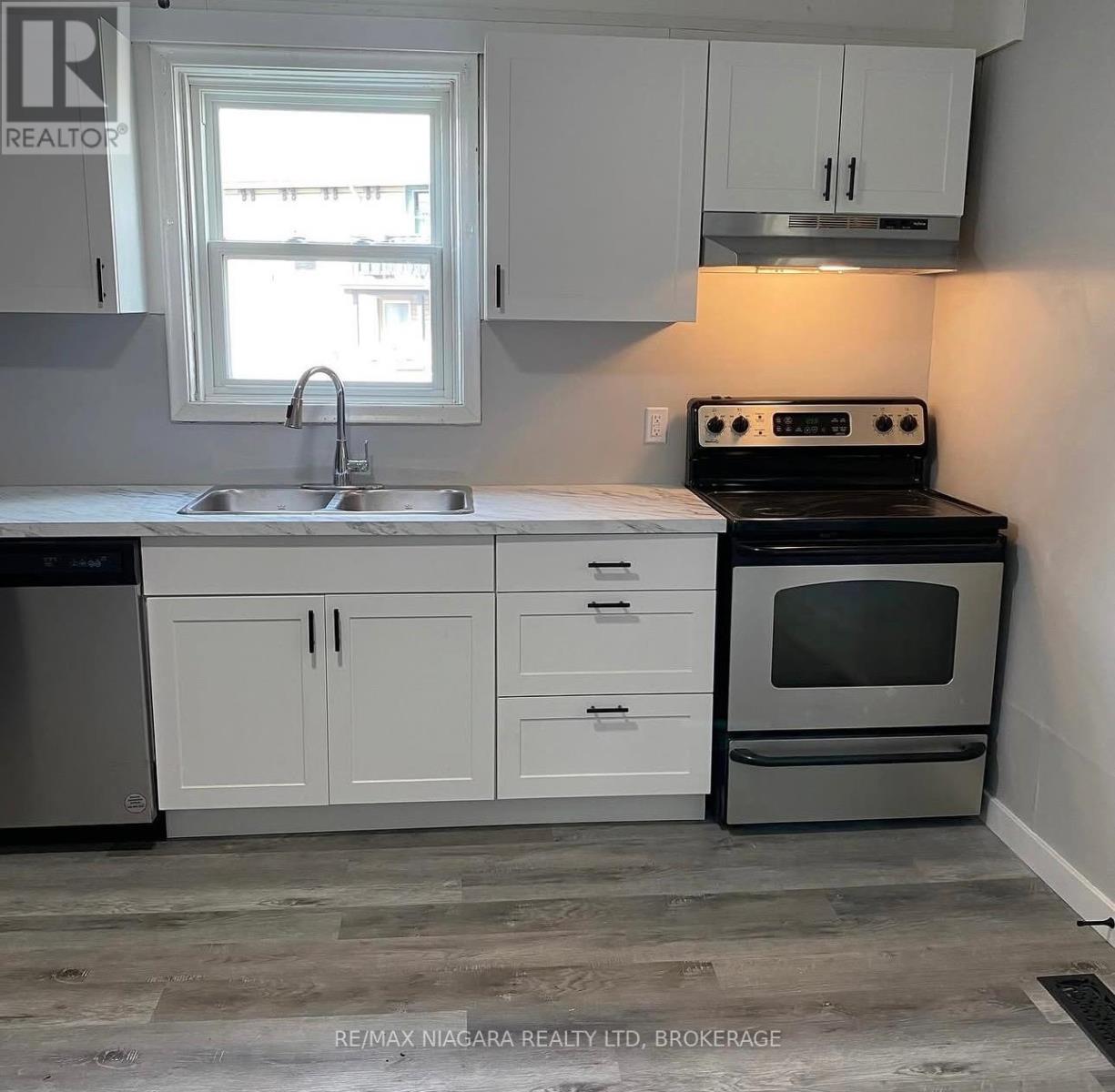 42 NIAGARA STREET - 3