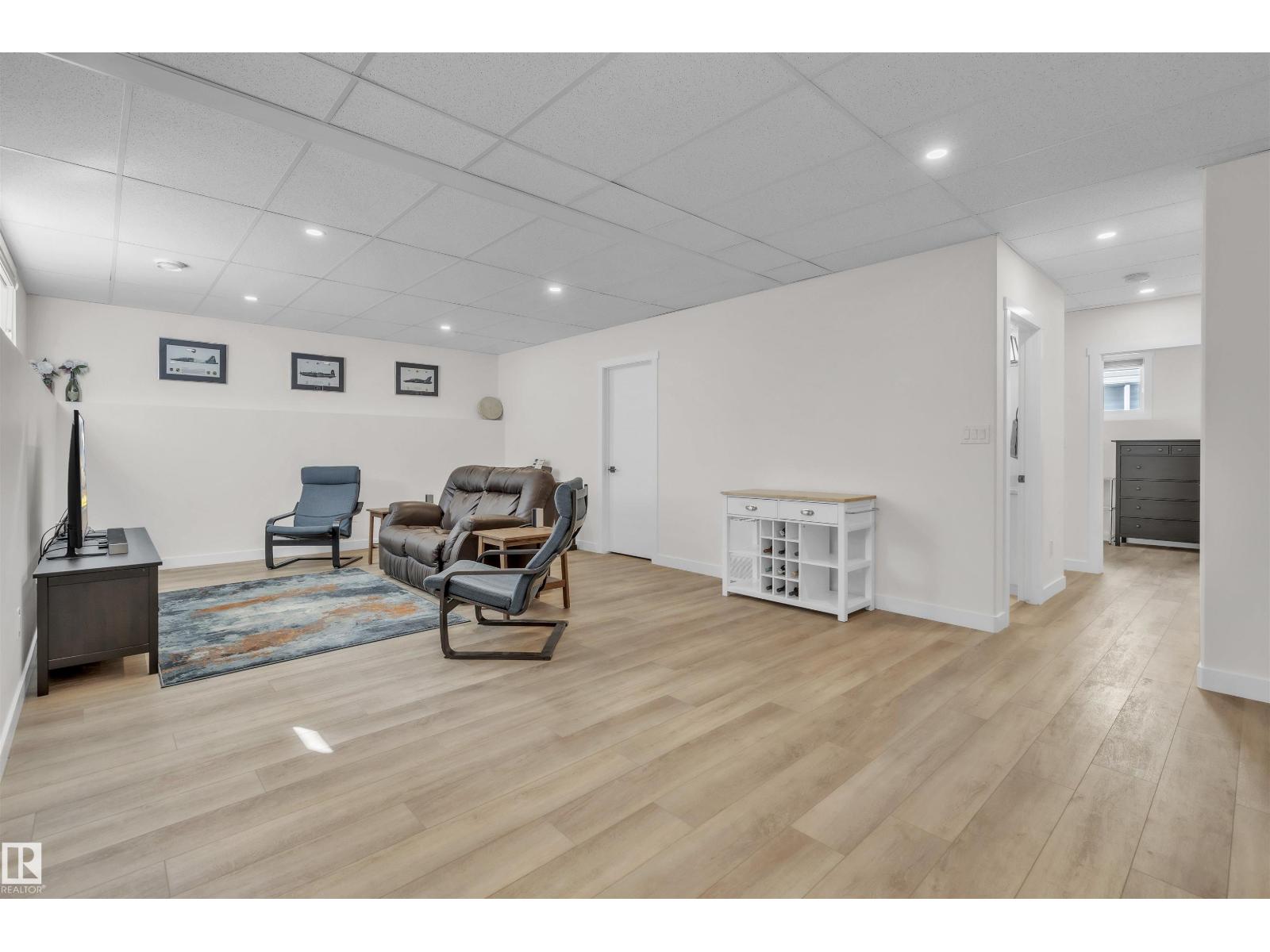 304 FUNDY WY - 33