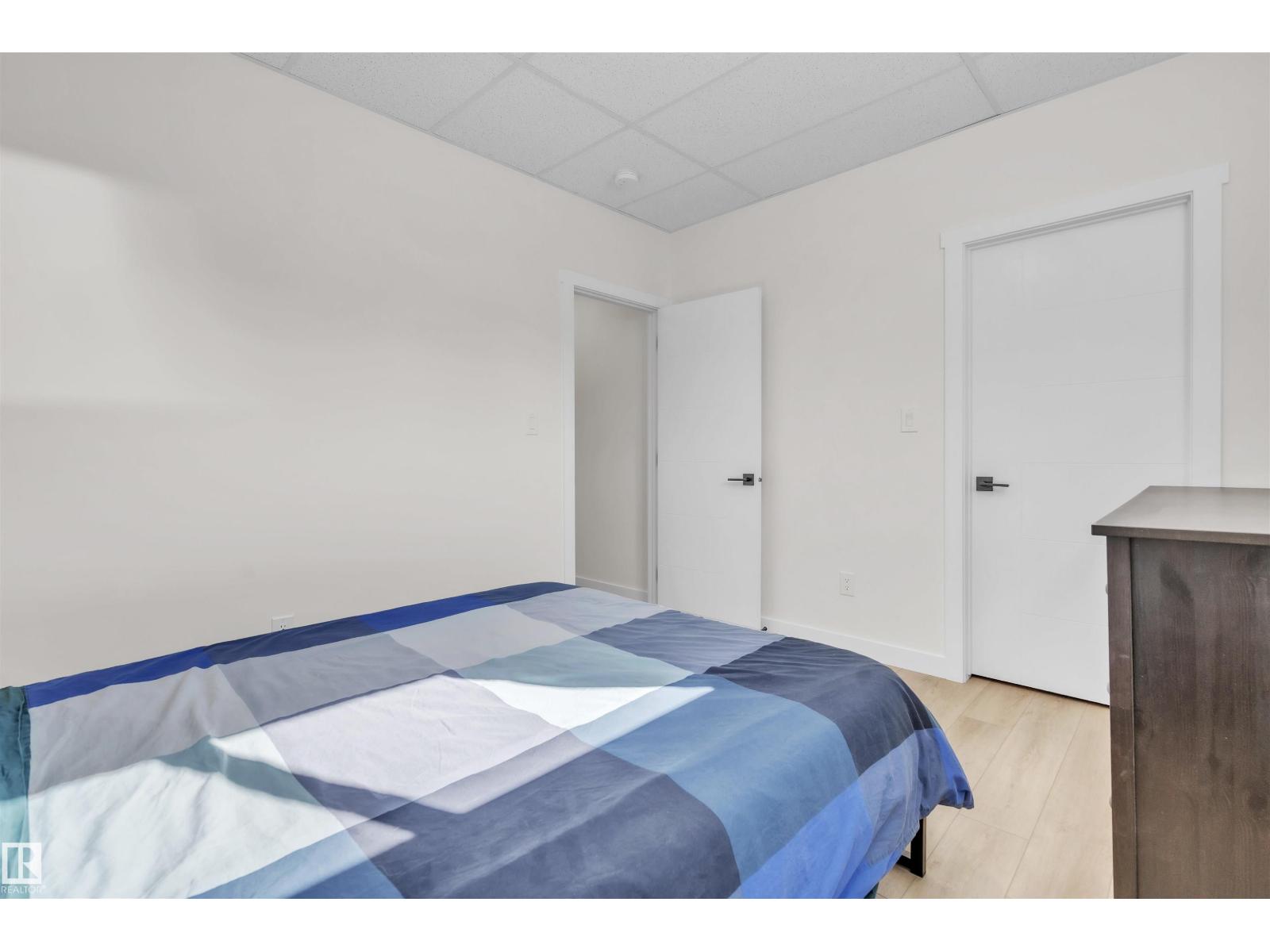 304 FUNDY WY - 36
