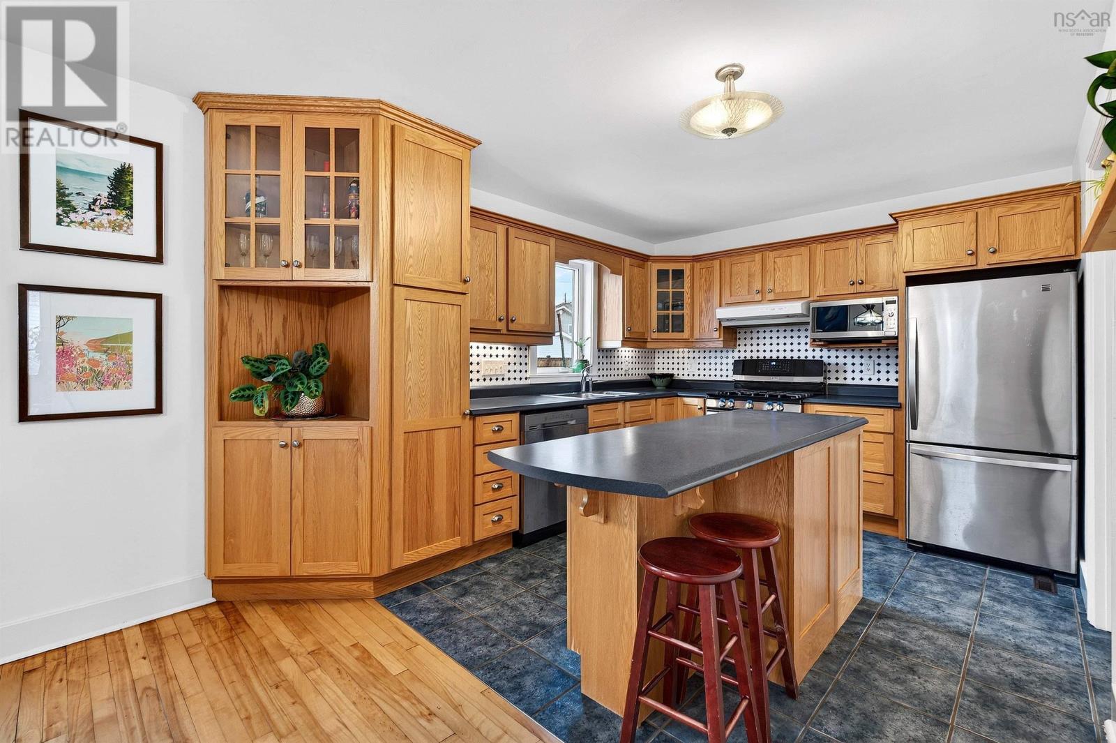 Property 16 of 36 of 3755 High Street