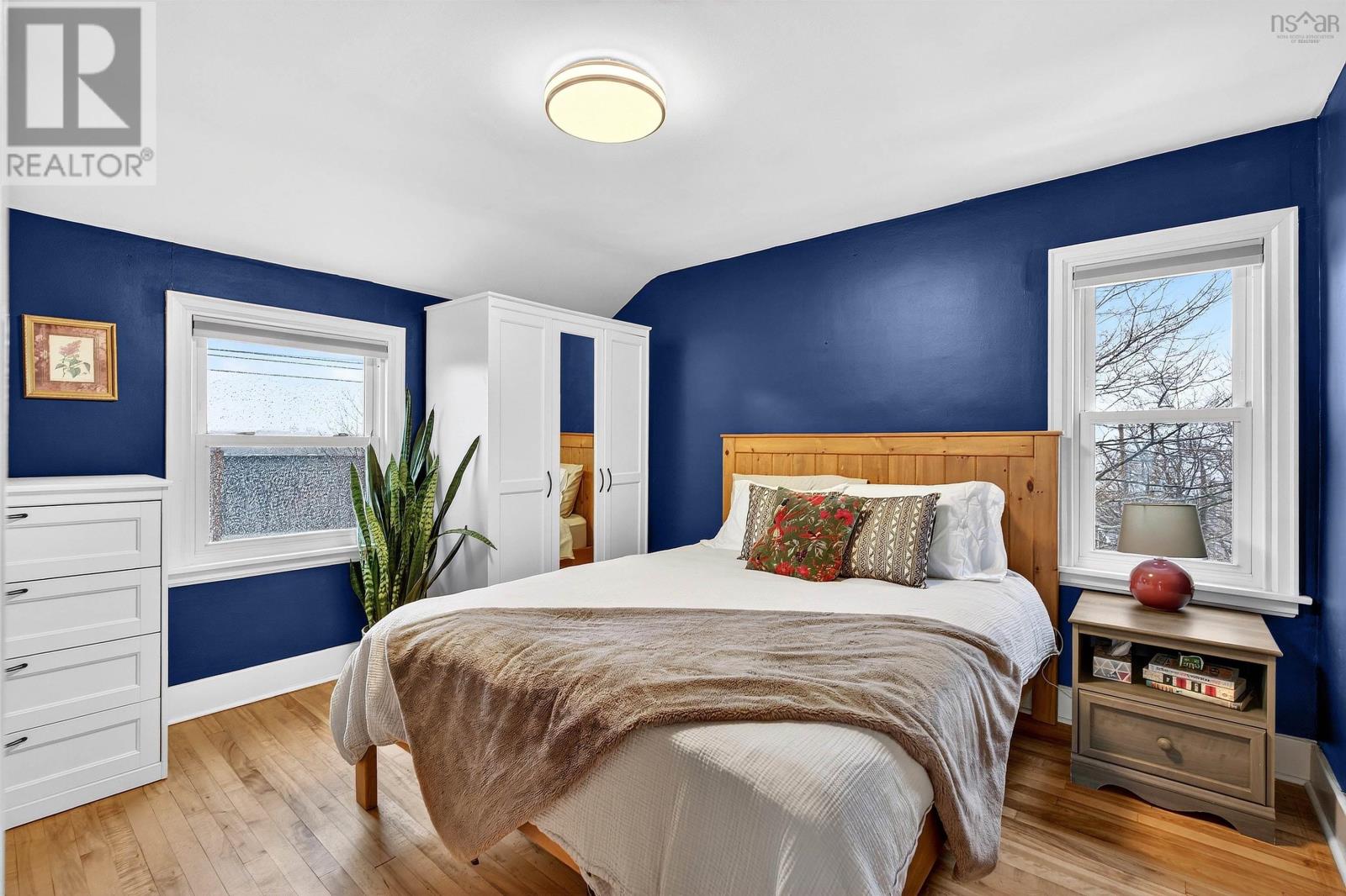 Property 18 of 36 of 3755 High Street