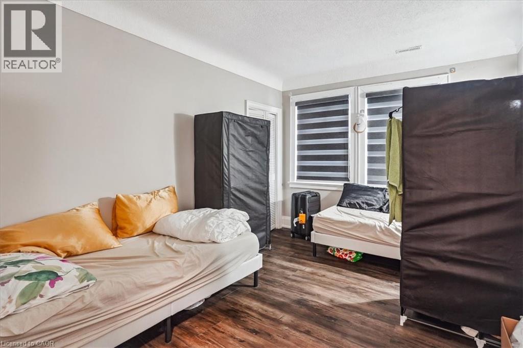 251 KING Street E - 11