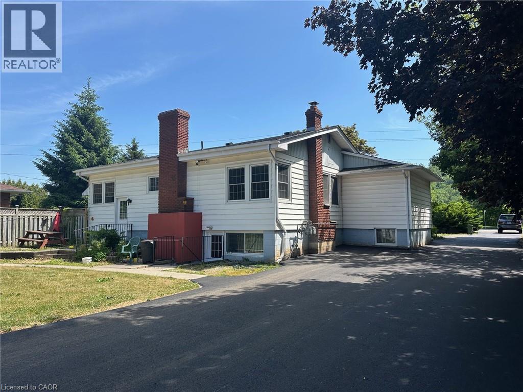 251 KING Street E - 15
