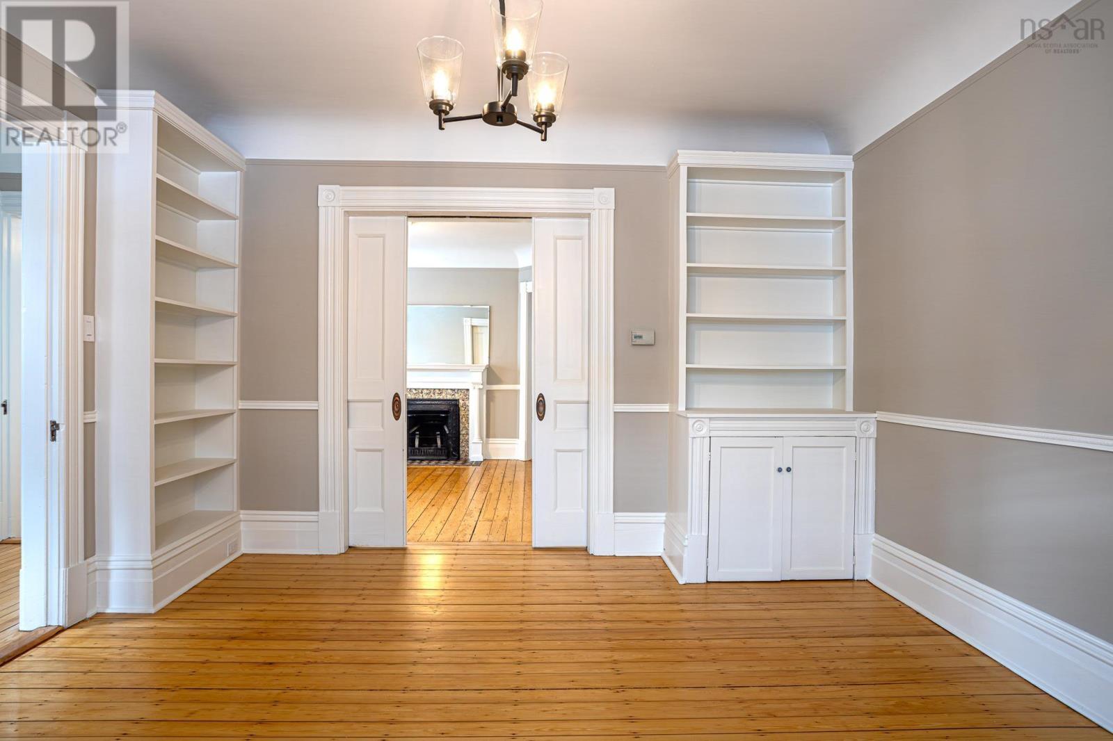 Property 22 of 44 of 6045/6047 Williams Street