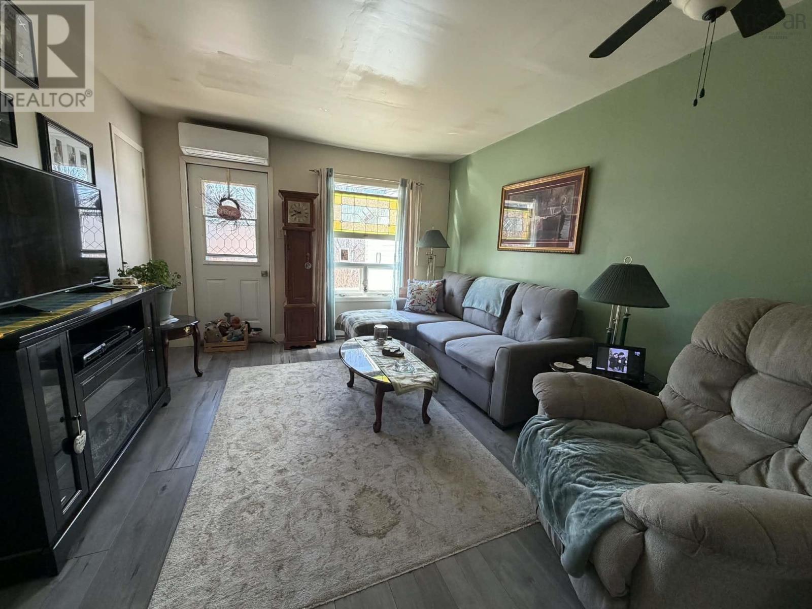 Property 31 of 47 of 126 Pembroke Road