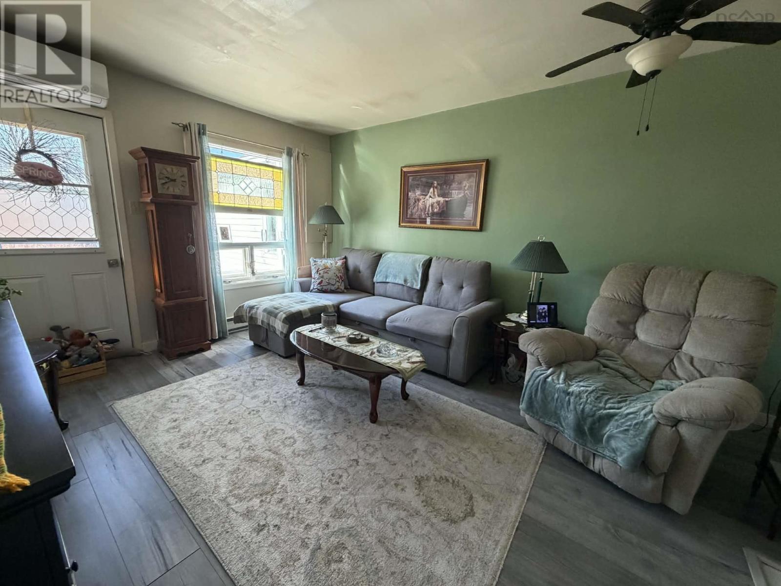 Property 34 of 47 of 126 Pembroke Road