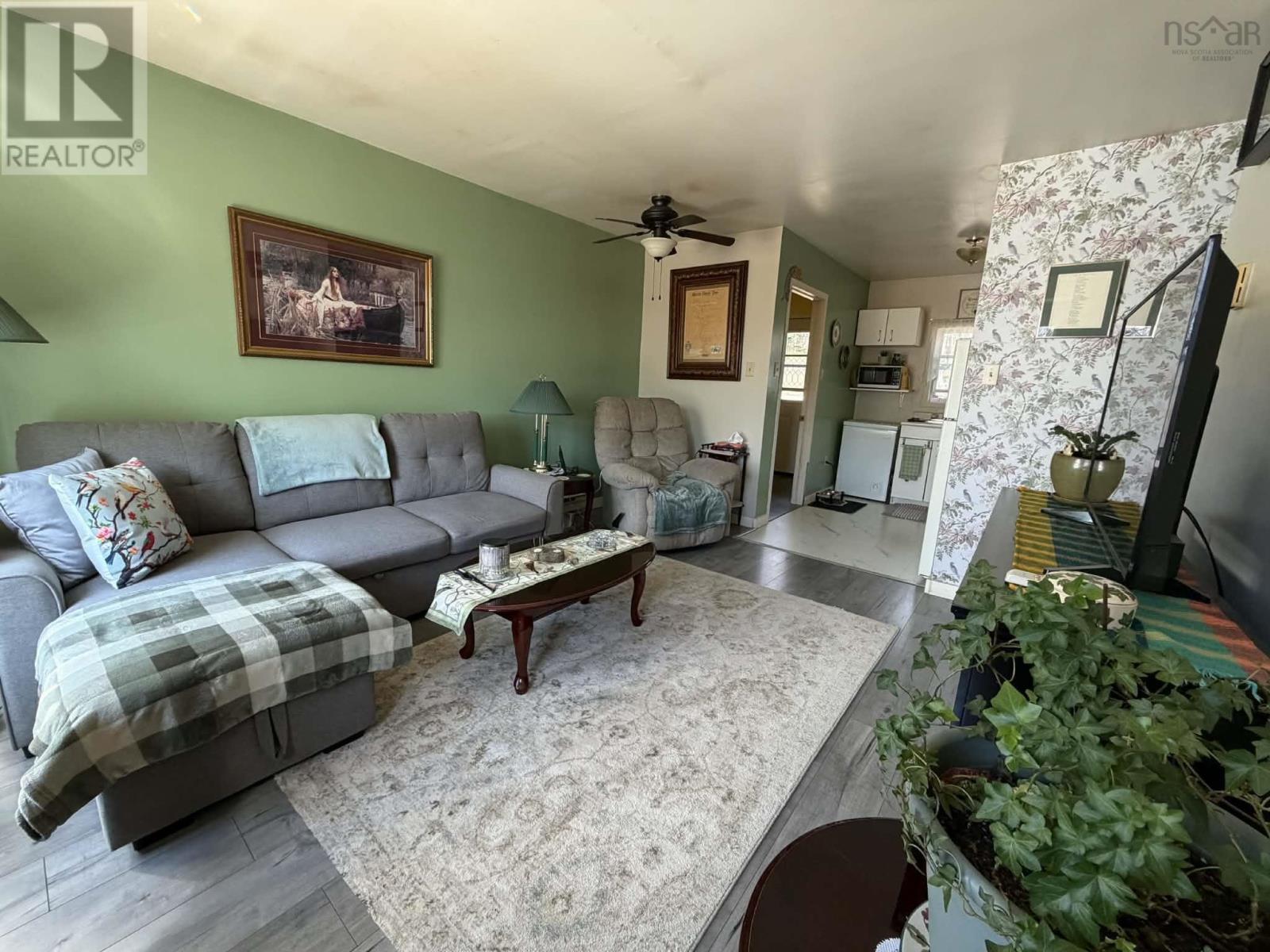 Property 33 of 47 of 126 Pembroke Road