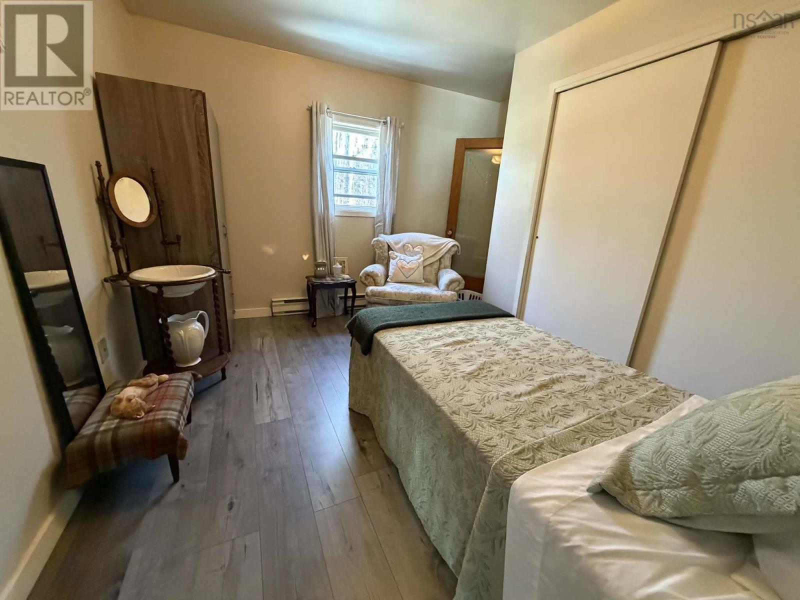 Property 41 of 47 of 126 Pembroke Road