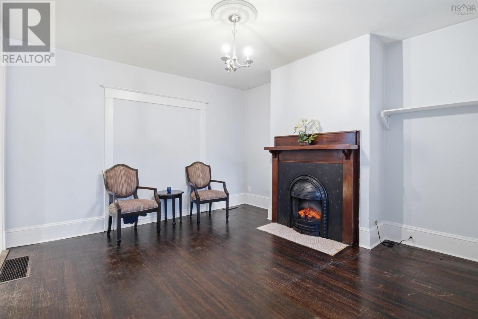 Property 7 of 22 of 6229-6231 Allan Street