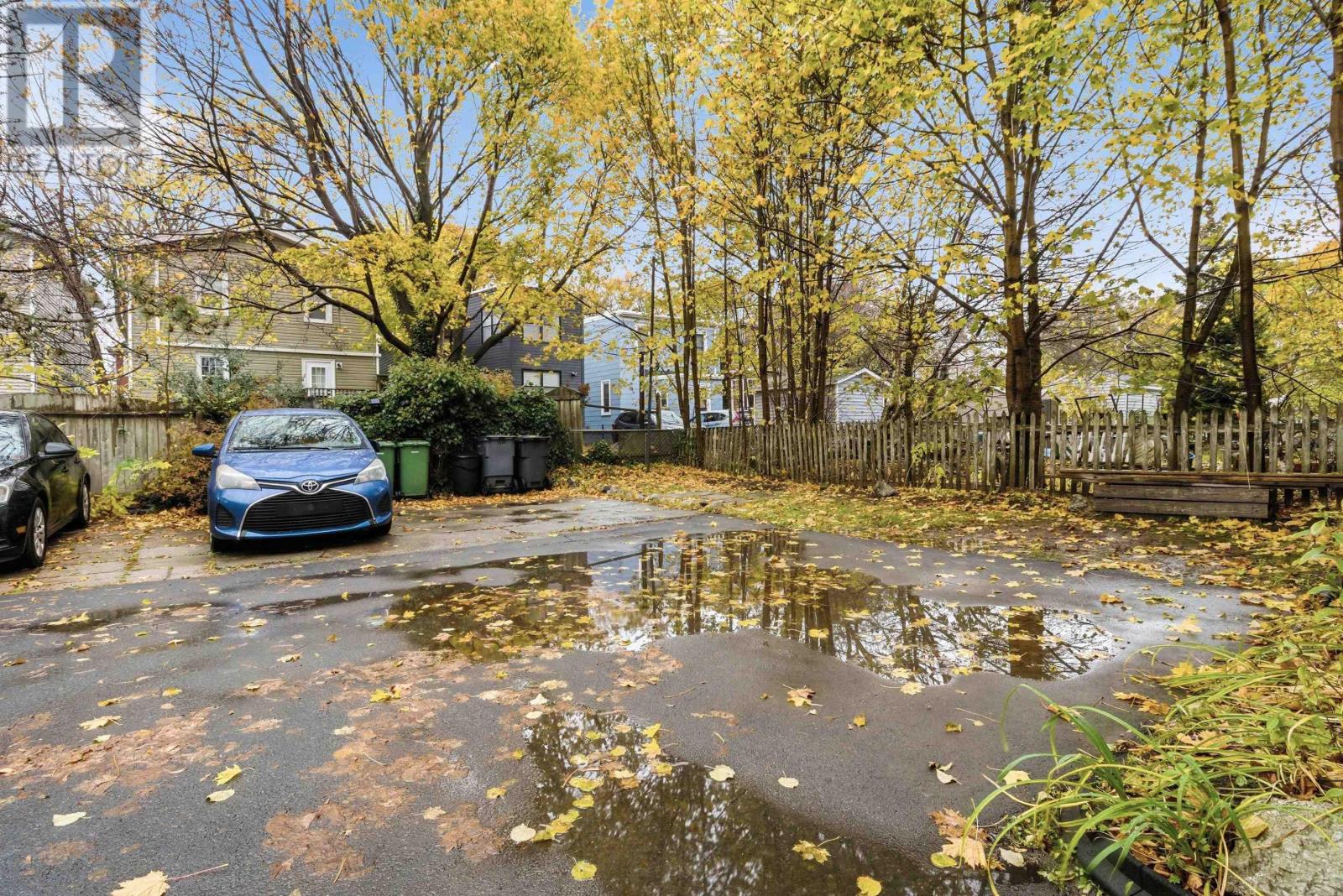 Property 21 of 22 of 6229-6231 Allan Street