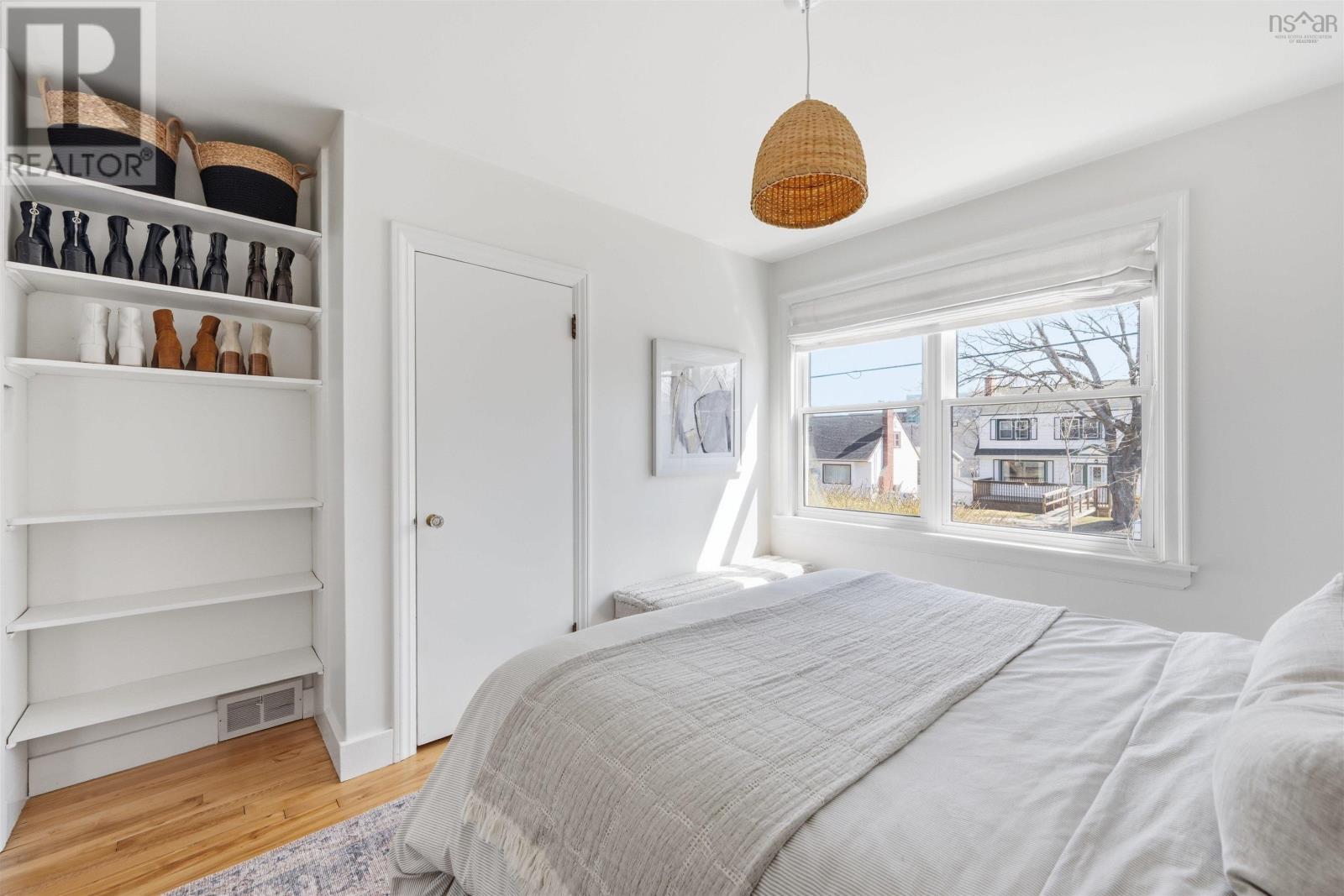 Property 21 of 30 of 3470 Rowe Avenue