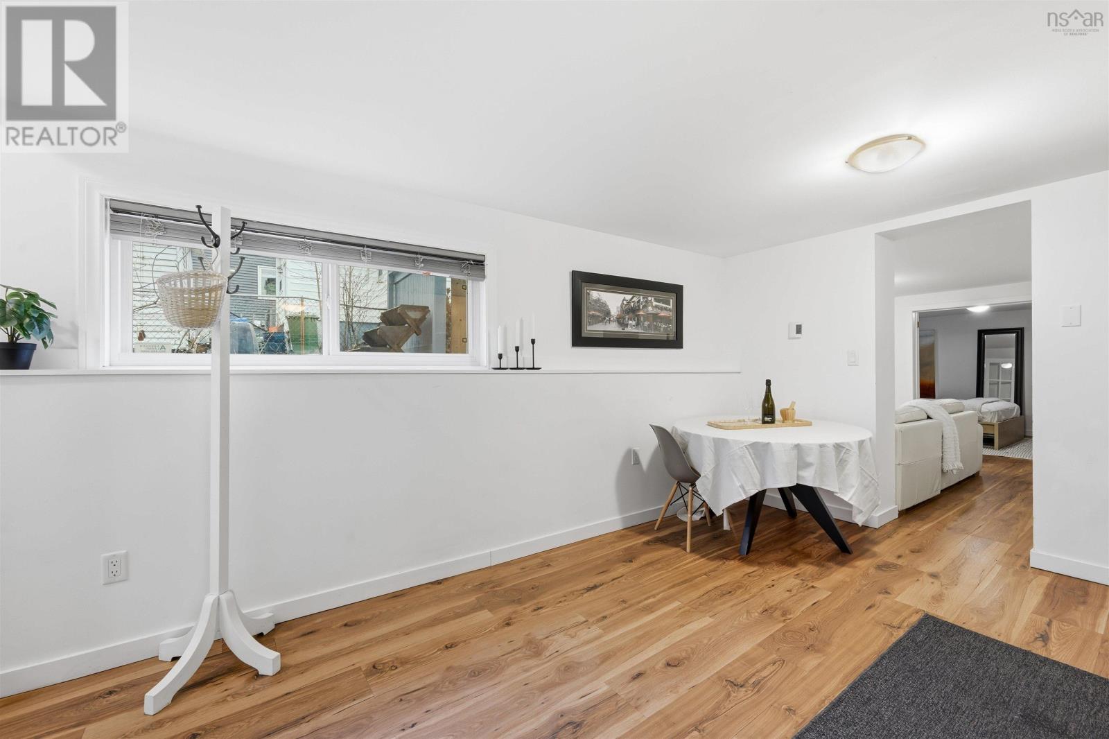 Property 36 of 49 of 6481 Liverpool Street