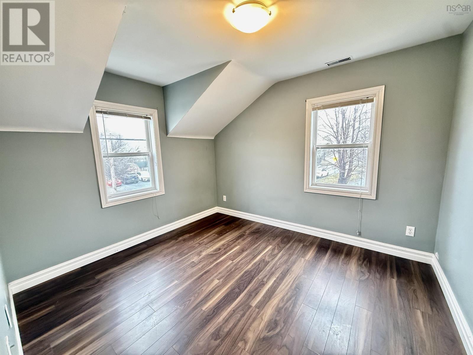 Property 22 of 35 of 41 Irving Street